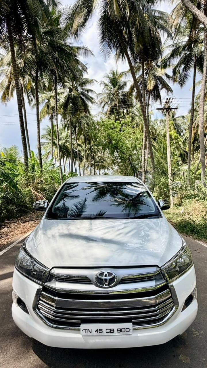 Toyota INNOVA CRYSTA GX